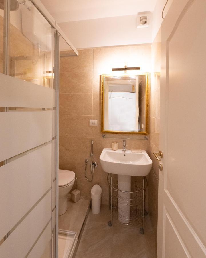Venus Inn Rome Guest House ภายนอก รูปภาพ